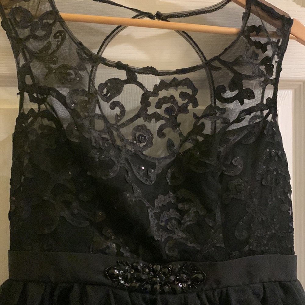 Formal open back dress beaded - Picture 3 of 11